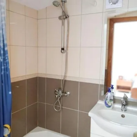 With Parking Space - 27892 Makarska